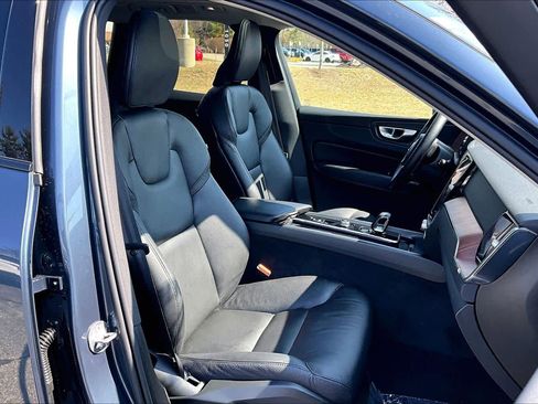 Used 2024 Volvo XC60 B5 Plus w/ Climate Package image 8