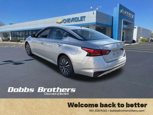 Used 2024 Nissan Altima 2.5 SV image 3