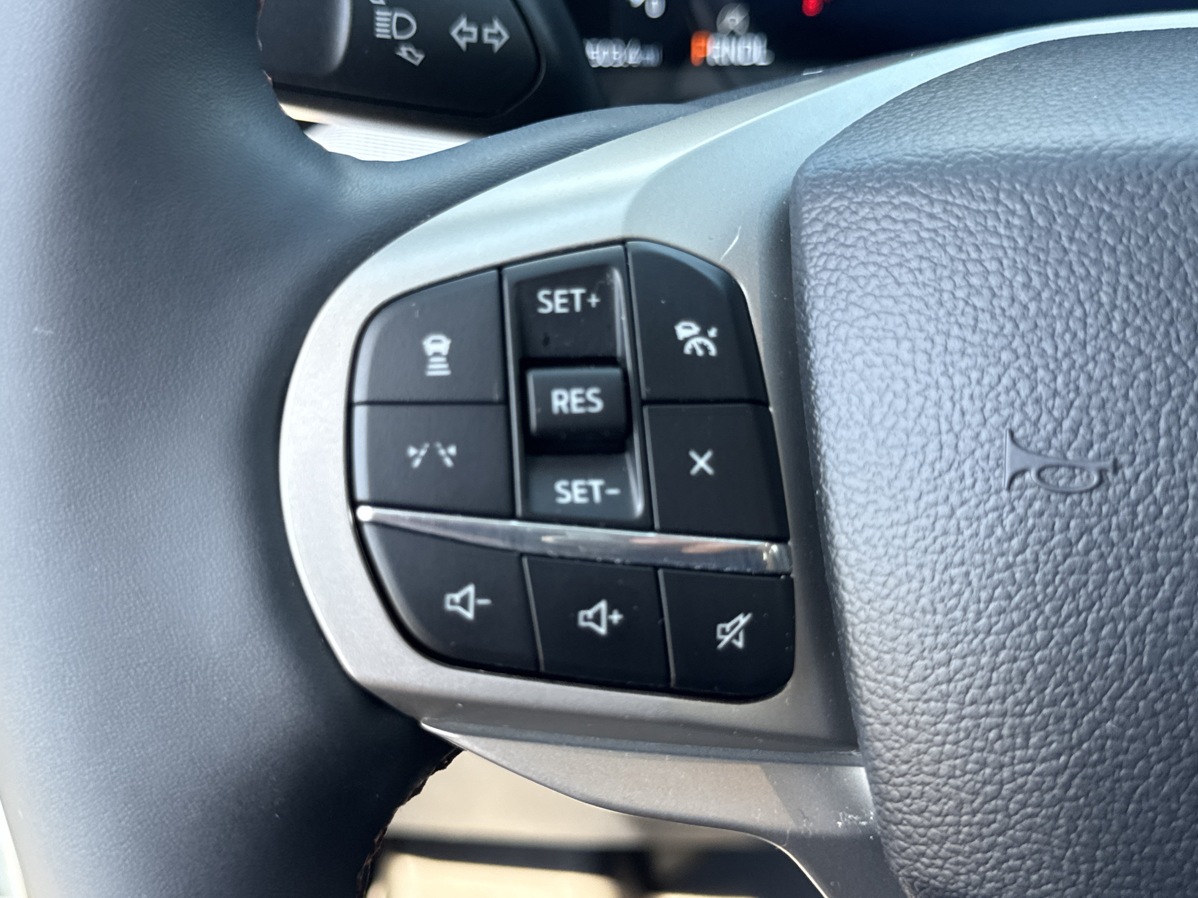 Used 2026 Ford Explorer Active w/ Active Comfort Package RWD image 34