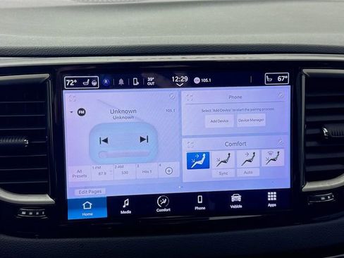 Used 2023 Chrysler Pacifica Touring-L image 14