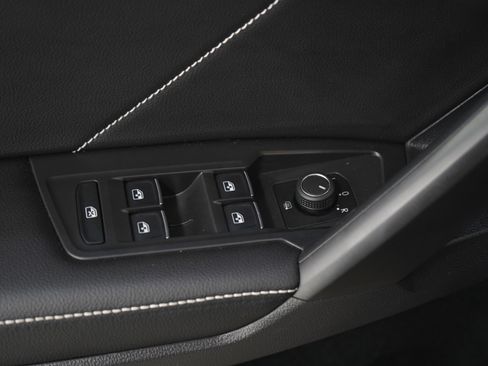 Used 2022 Volkswagen Tiguan SE image 23