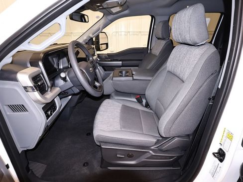 New 2026 Ford F350 XLT w/ XLT Premium Package AWD/4WD image 12