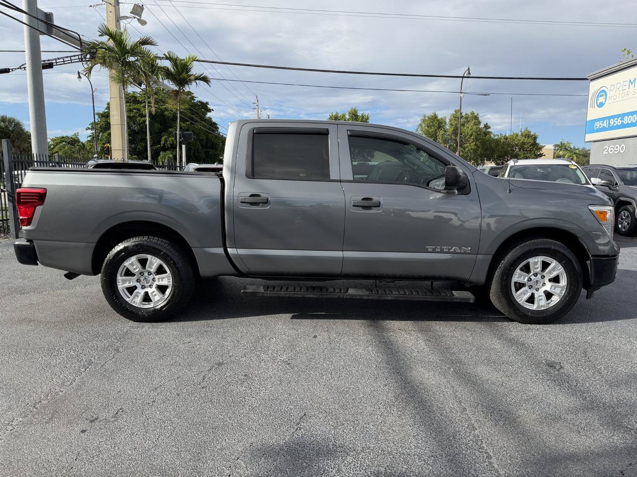 Used 2017 Nissan Titan S RWD image 6