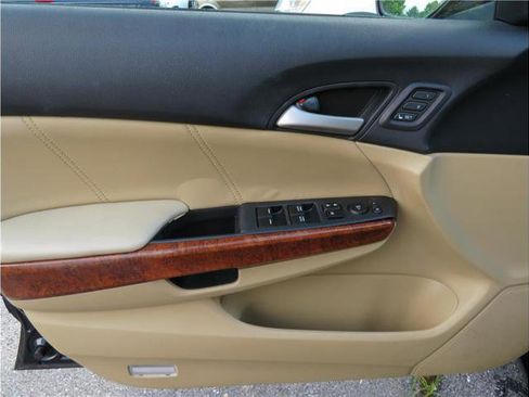 Used 2011 Honda Accord EX-L image 14