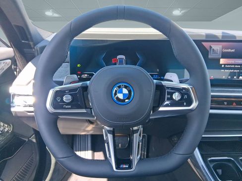 New 2026 BMW 750e xDrive image 22