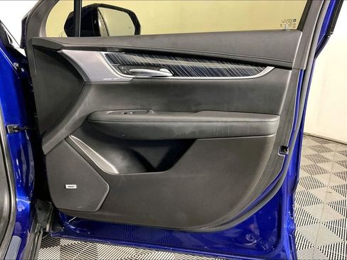 Used 2023 Cadillac XT6 Premium Luxury AWD/4WD image 24