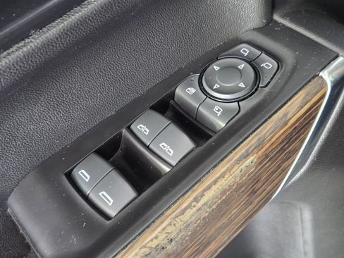 Used 2019 Chevrolet Silverado 1500 High Country AWD/4WD image 24
