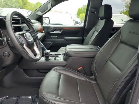 Used 2025 GMC Sierra 1500 Denali w/ Technology Package AWD/4WD image 19