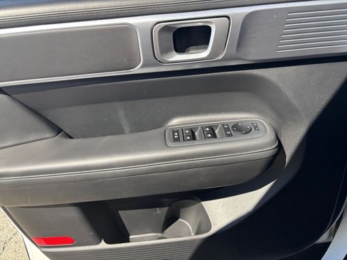 Used 2025 Hyundai Santa Fe SEL FWD image 18