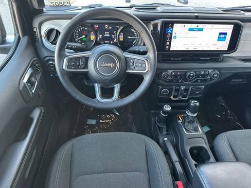 Used 2024 Jeep Wrangler Unlimited Sahara AWD/4WD image 16
