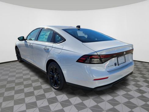 New 2025 Honda Accord SE image 3