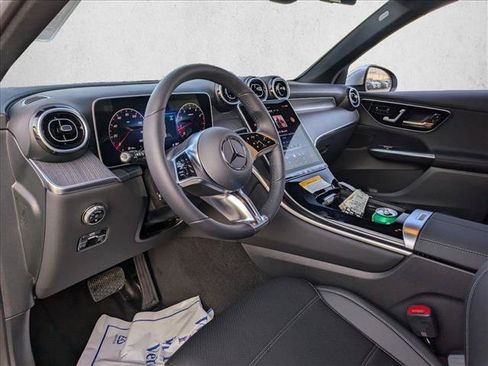 Used 2026 Mercedes-Benz GLC 300 image 3