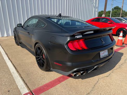 Used 2022 Ford Mustang Shelby GT500 w/ Carbon Fibre Track Pack RWD image 4