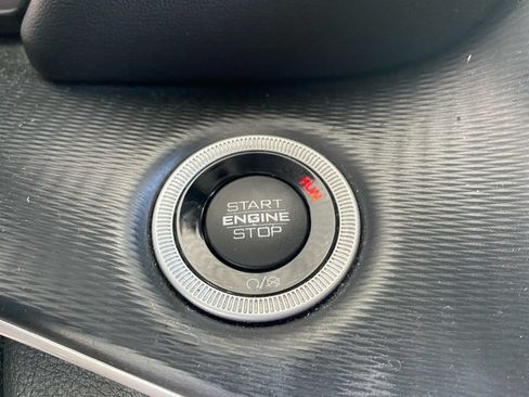 Used 2023 Jeep Grand Cherokee L Laredo RWD image 17