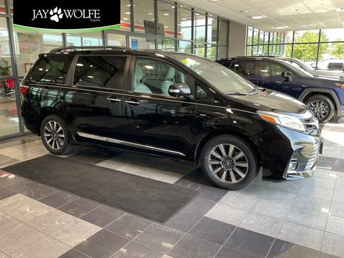 Used 2018 Toyota Sienna Limited Premium AWD/4WD image 1