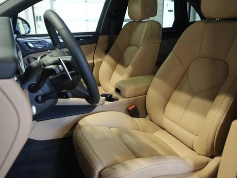 New 2026 Porsche Macan AWD/4WD image 5