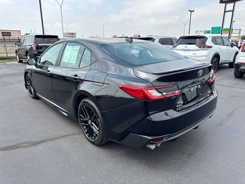 Used 2025 Toyota Camry SE FWD image 5