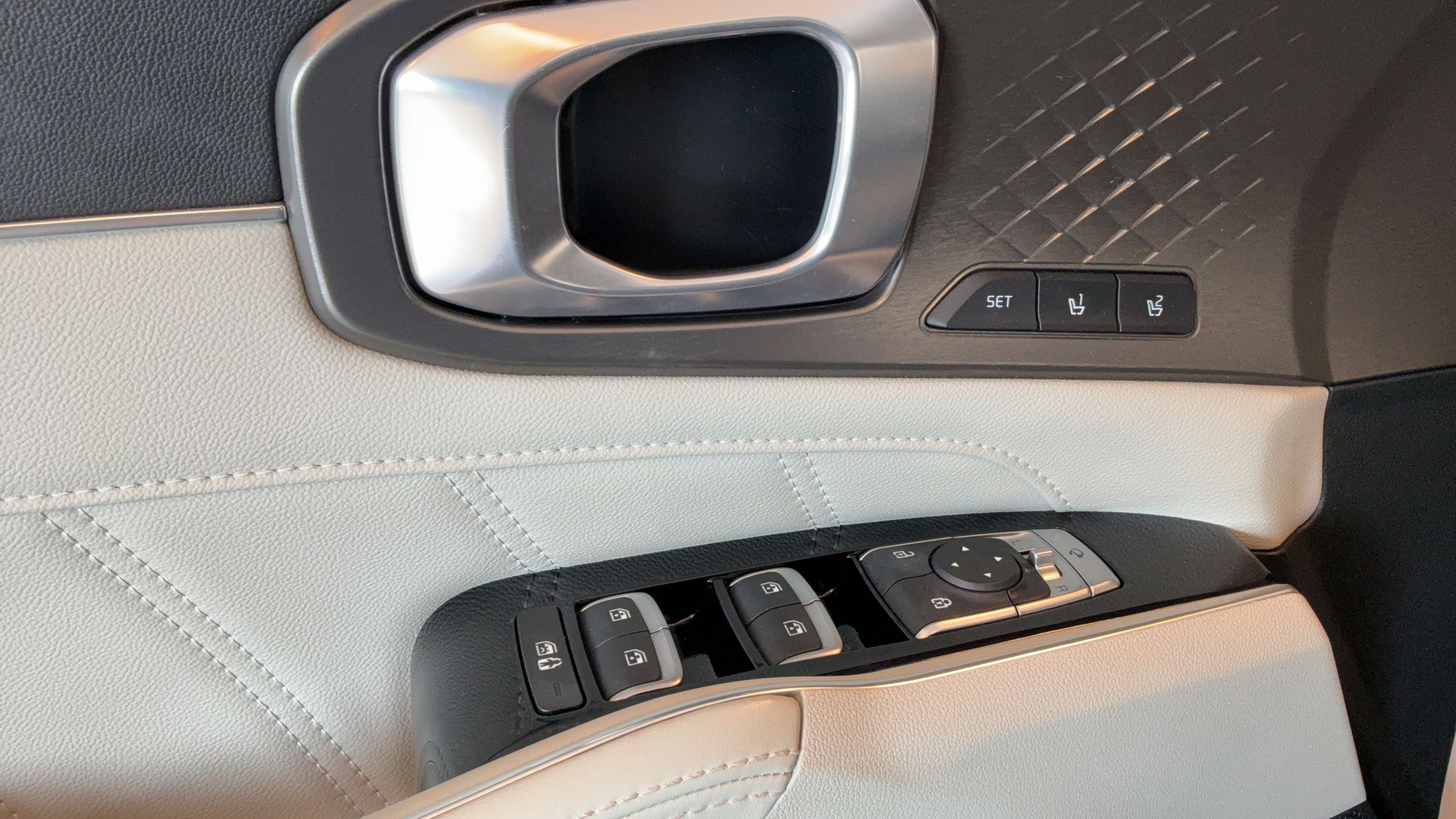Used 2022 Kia Sorento SX FWD image 30