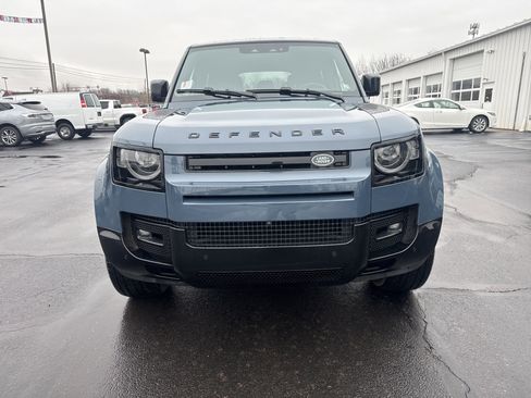 Used 2024 Land Rover Defender 110 X-Dynamic SE image 9