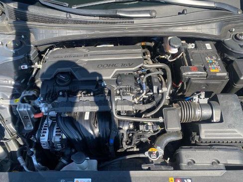 Used 2024 Hyundai Elantra SEL w/ Convenience Package image 32