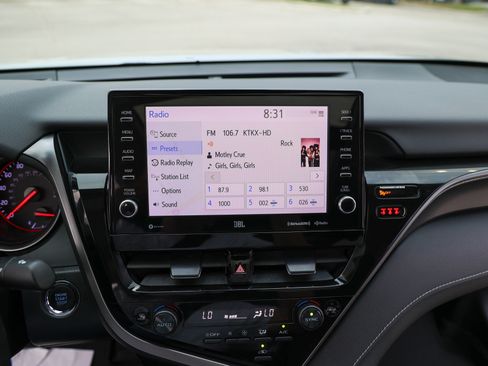 Used 2022 Toyota Camry XSE w/ Navigation Package image 21