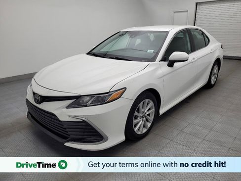 Used 2021 Toyota Camry LE image 1