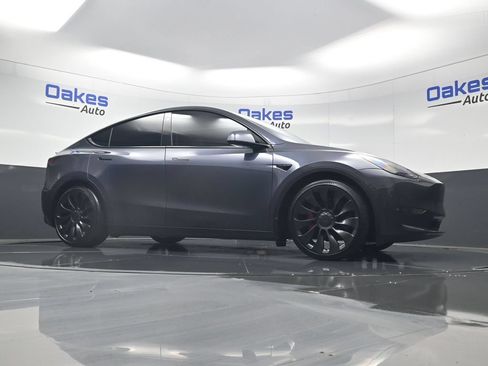 Used 2022 Tesla Model Y Performance AWD/4WD image 34