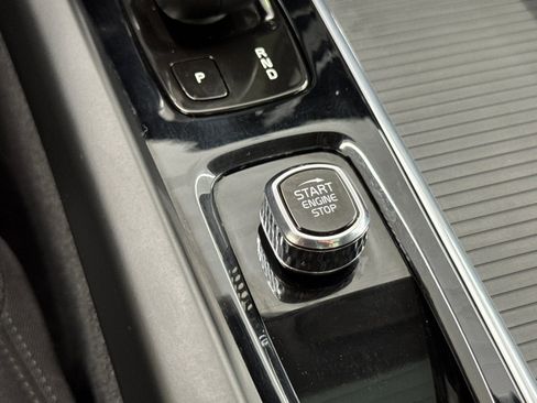 Used 2022 Volvo XC60 T8 Inscription Expression image 23