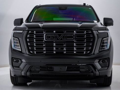 Used 2025 GMC Yukon Denali Ultimate AWD/4WD image 6