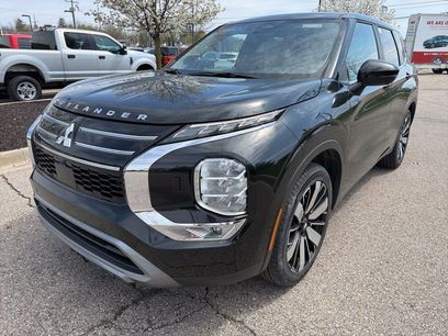 Used 2025 Mitsubishi Outlander SE