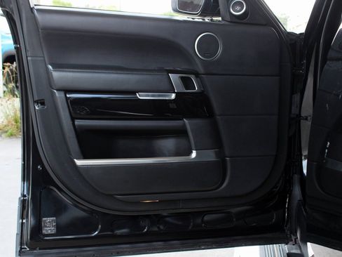 Used 2016 Land Rover Range Rover Autobiography image 21