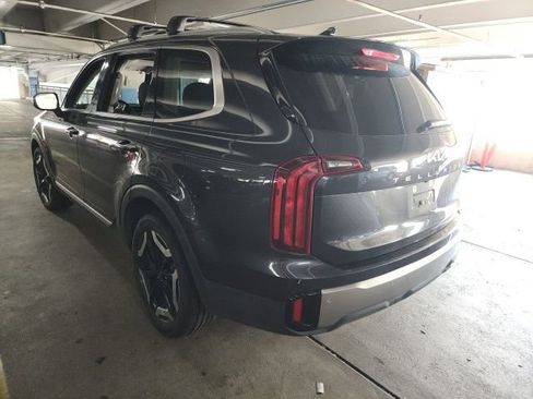 Certified 2025 Kia Telluride S image 4