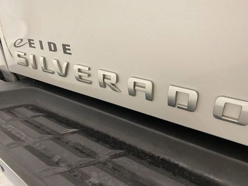 Used 2011 Chevrolet Silverado 2500 LT w/ Interior Plus Package image 28