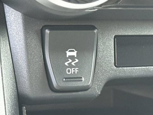 Used 2024 Toyota RAV4 LE FWD image 30