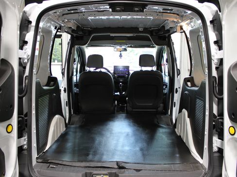 Used 2018 Ford Transit Connect XL FWD image 27
