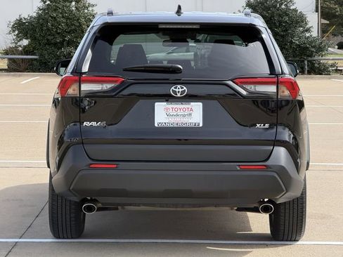Used 2025 Toyota RAV4 XLE w/ Weather Package image 5