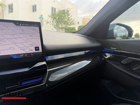 Used 2025 BMW 530i xDrive image 16