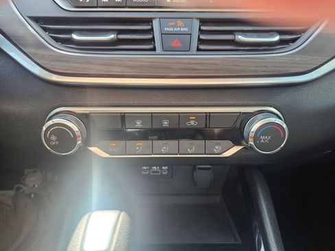 Used 2024 Nissan Altima 2.5 SV FWD image 20