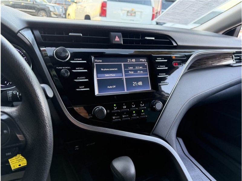 Used 2019 Toyota Camry LE FWD image 38
