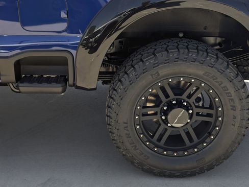 New 2026 Ford F250 Lariat w/ Black Appearance Package AWD/4WD image 7