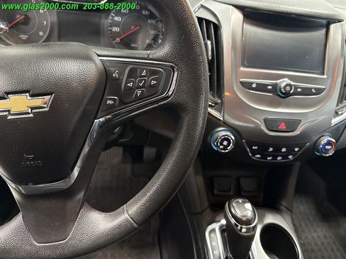 Used 2018 Chevrolet Cruze LT image 23