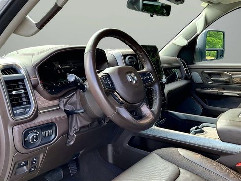 Used 2025 RAM 1500 Limited AWD/4WD image 20