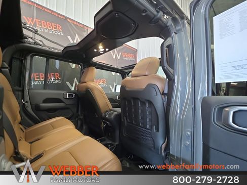Used 2020 Jeep Gladiator Rubicon AWD/4WD image 11