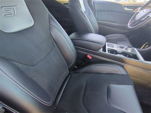 Used 2024 Ford Edge ST w/ Equipment Group 401A image 34