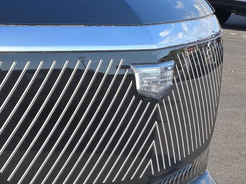 New 2026 Cadillac Vistiq Premium Luxury w/ LPO, Floor Liner Package image 7