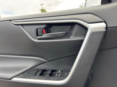 Used 2021 Toyota RAV4 LE w/ Carpet Mat Package (TMS) AWD/4WD image 19