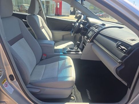 Used 2014 Toyota Camry LE FWD image 19