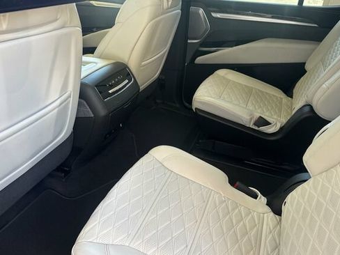 Certified 2026 Cadillac Escalade Platinum Sport AWD/4WD image 12