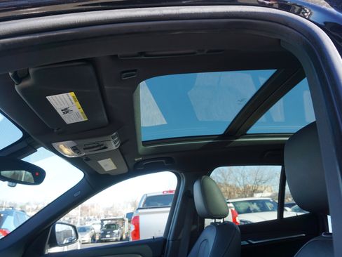 Used 2017 BMW X1 xDrive28i image 7