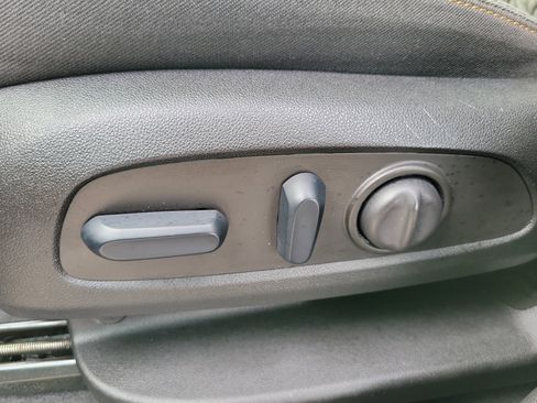 Used 2023 Chevrolet Equinox LT image 19